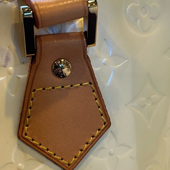 Louis Vuitton Houston Vernis Tote - Picture 4 of 10